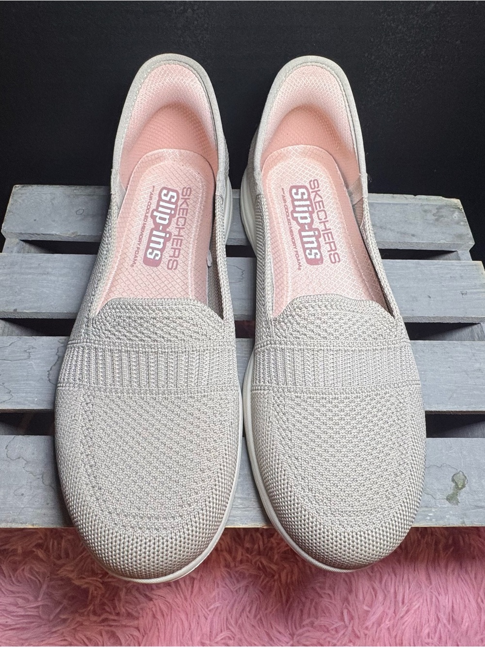 Skechers Slip-ins On-the-Go Flex Camellia Slip-On Casual Sneakers Size 7.5Taupe
